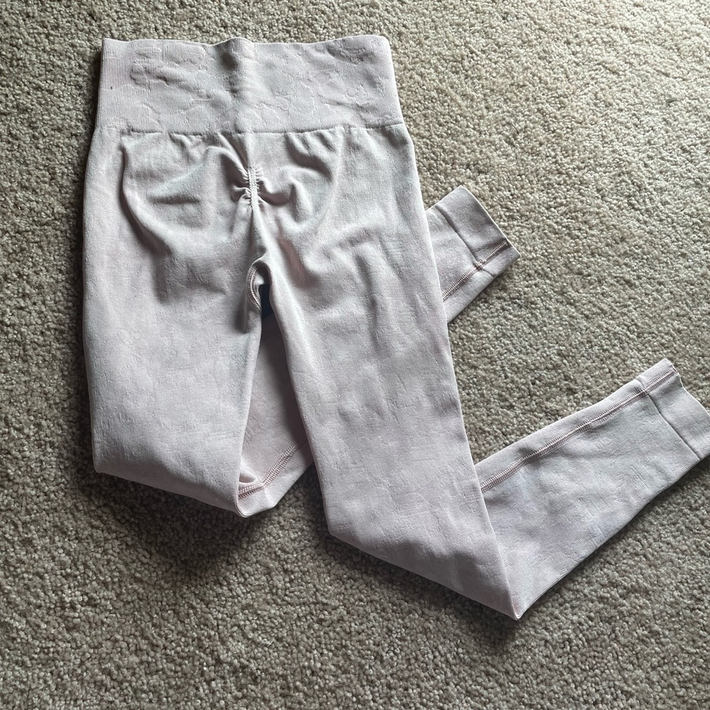 GYMSHARK ADAPT CAMO SEAMLESS LEGGINGS - LIGHT PINK